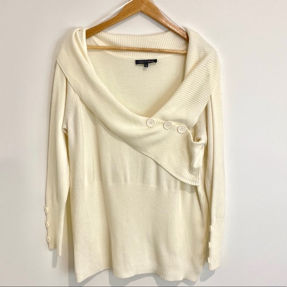 additionelle Tops - SOFT WHITE Wide Shoulder V neck Top 1X